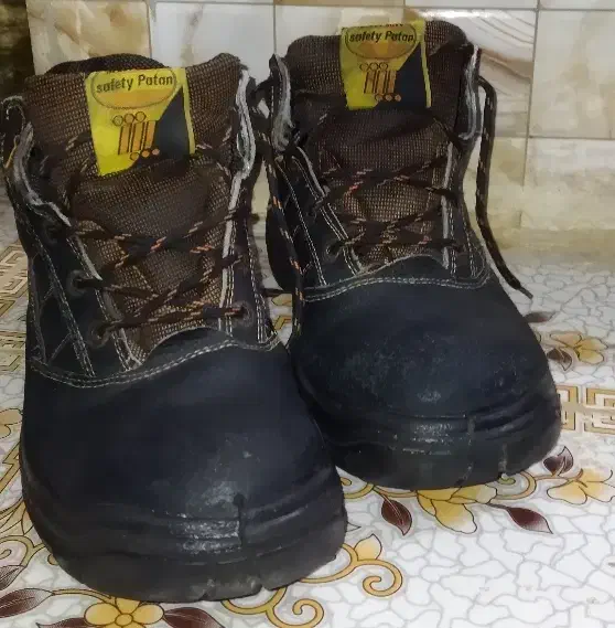 کفش کار محکم|کیف، کفش، کمربند|قیدار, |دیوار