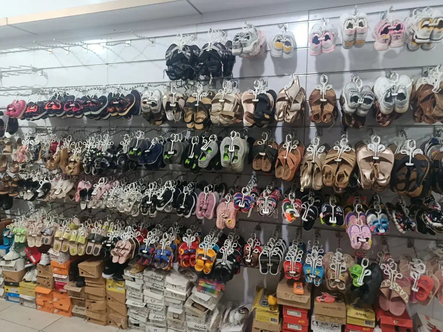 کفش راحتی واسپرت وصندل|کیف، کفش، کمربند|آق قلا, |دیوار