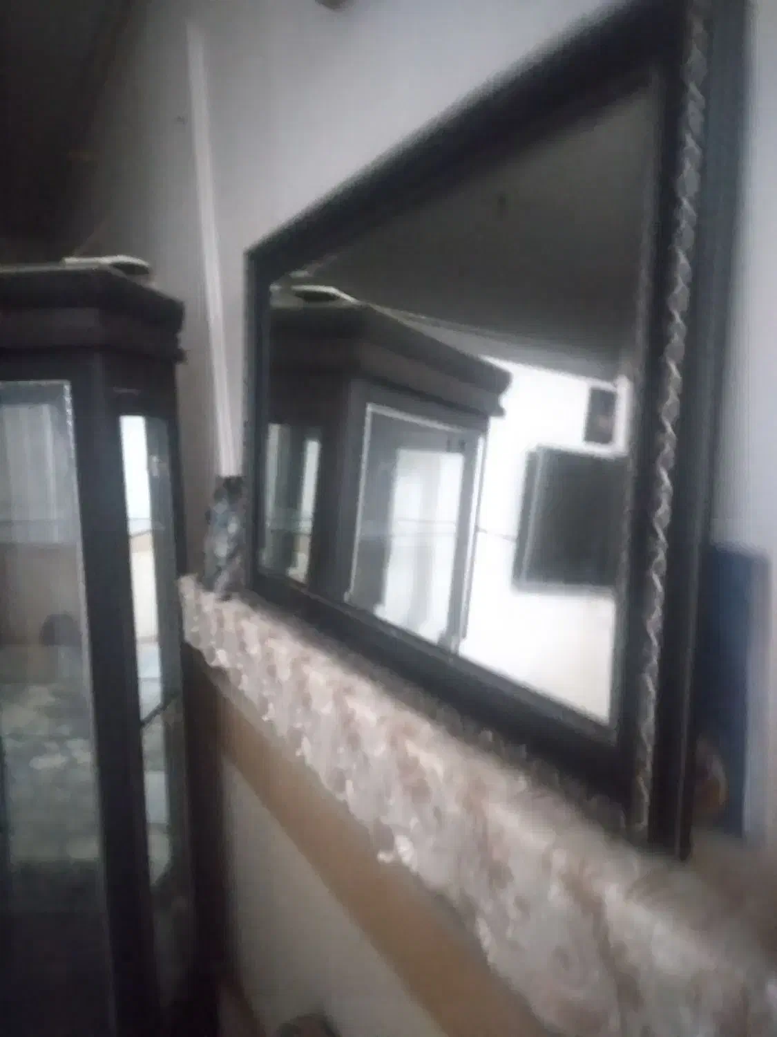 اینه و پارتیشن|آینه|قم, شاه ابراهیم|دیوار