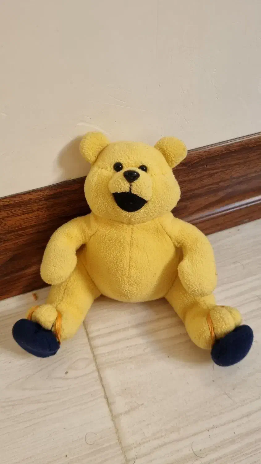 عروسک|اسباببازی بچه|شیروان (خراسان), |دیوار