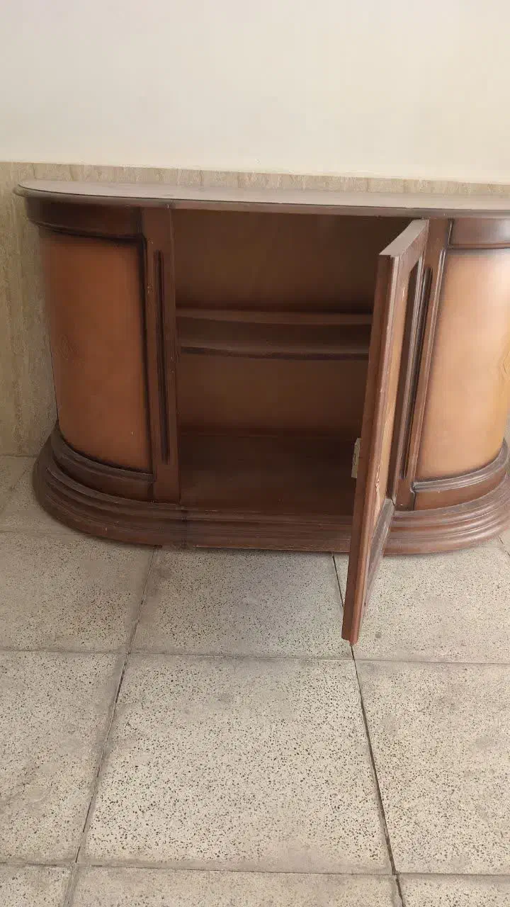 یک عدد کنسول سالم|بوفه، ویترین، کنسول|شریفآباد, |دیوار