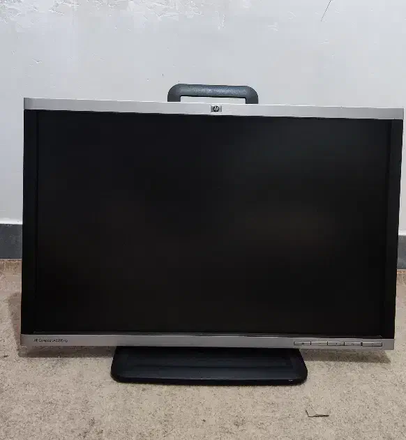 مانتور HP|قطعات و لوازم جانبی رایانه|شیراز, دست خضر|دیوار