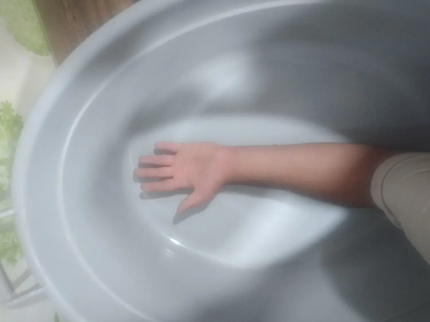 تشت باارتفاع ۹/۵و طول ۶۲ و عرض ۵۰  سانتی متر|ظروف نگهدارنده، پلاستیکی، یک‌بارمصرف|عنبرآباد, |دیوار