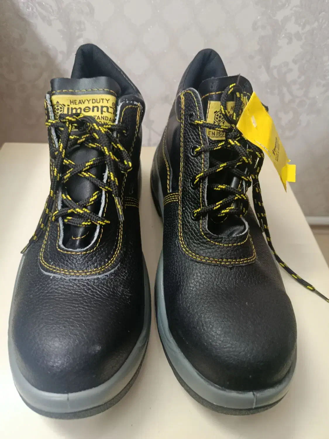 کفش کار برند ایمن پا|کیف، کفش، کمربند|ری, دیلمان|دیوار