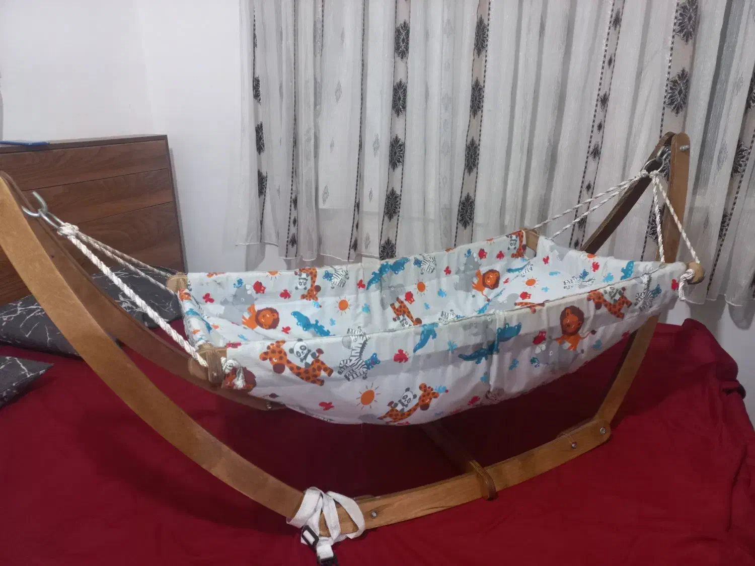 گهواره سنتی|تخت و صندلی بچه|لاهیجان, بوجایه|دیوار