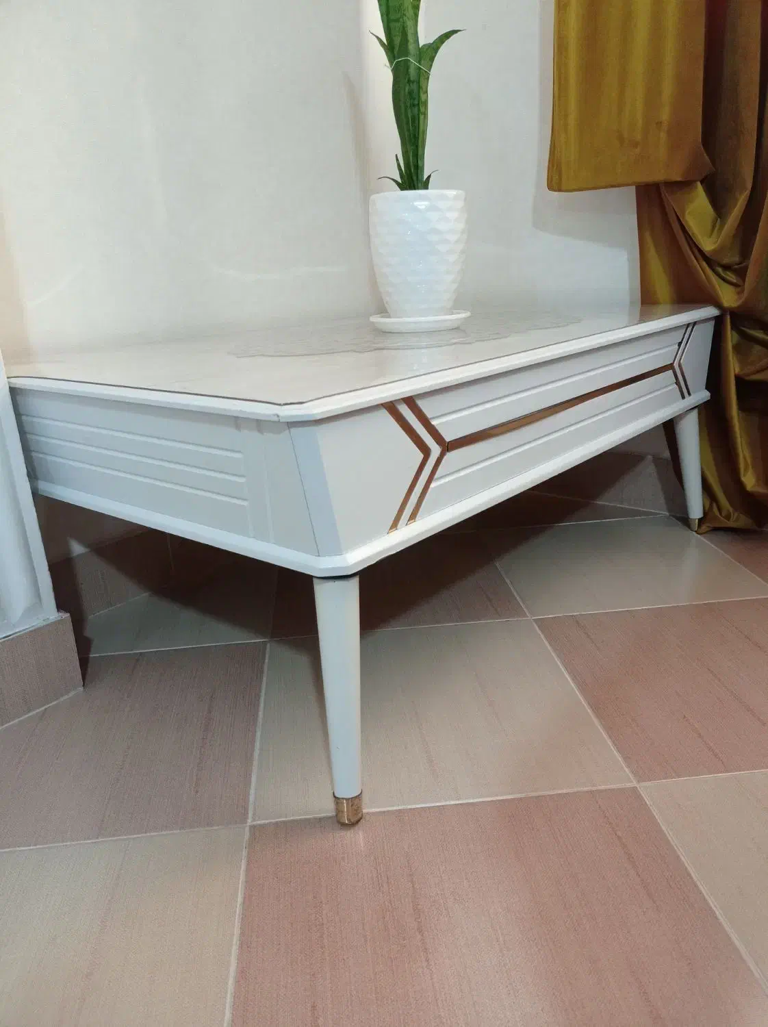 میز عسلی در حد نو|مبلمان خانگی و میز عسلی|بندرعباس, |دیوار