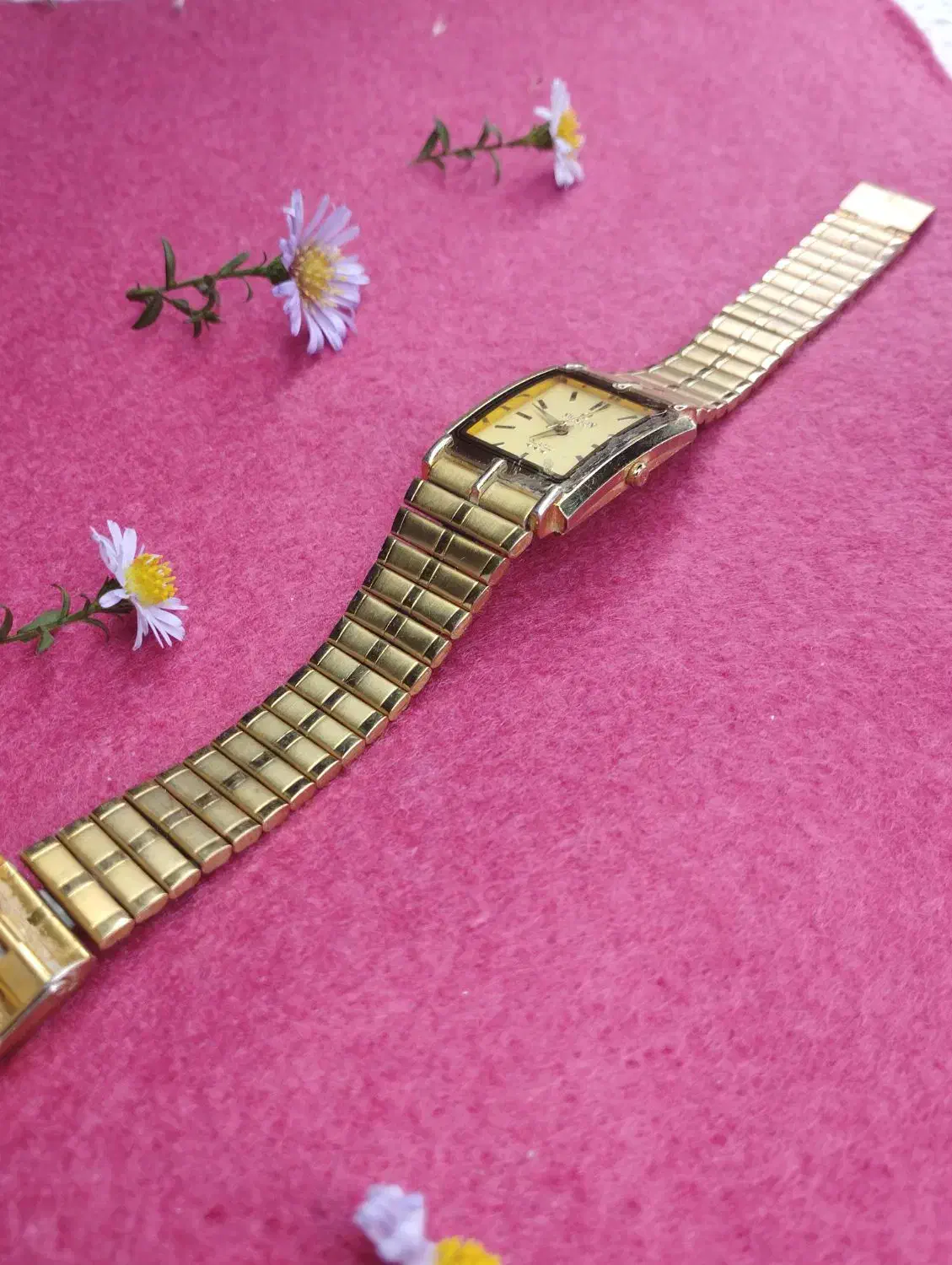 ساعت طلایی استیلی مناسب افراد بزرگسال|ساعت|میاندوآب, |دیوار