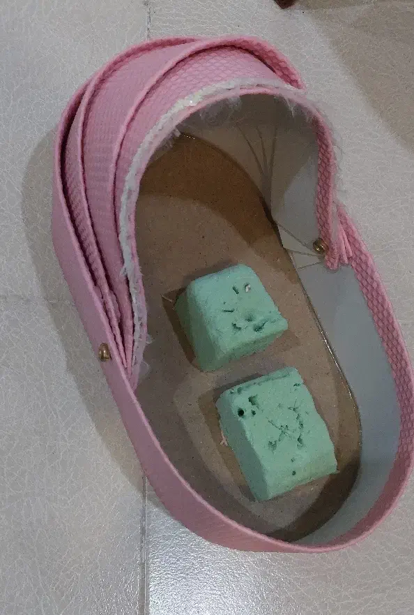 باکس گل طرح گهواره نوزاد|گل مصنوعی|قم, چهار امامزاده|دیوار