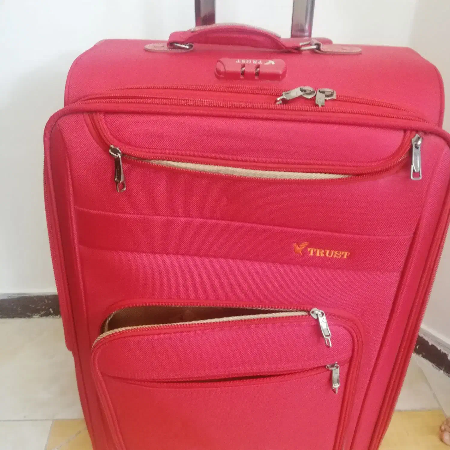 چمدان مسافرتی سایز بزرگ، در حد نو|کیف، کفش، کمربند|کرج, گلشهر|دیوار