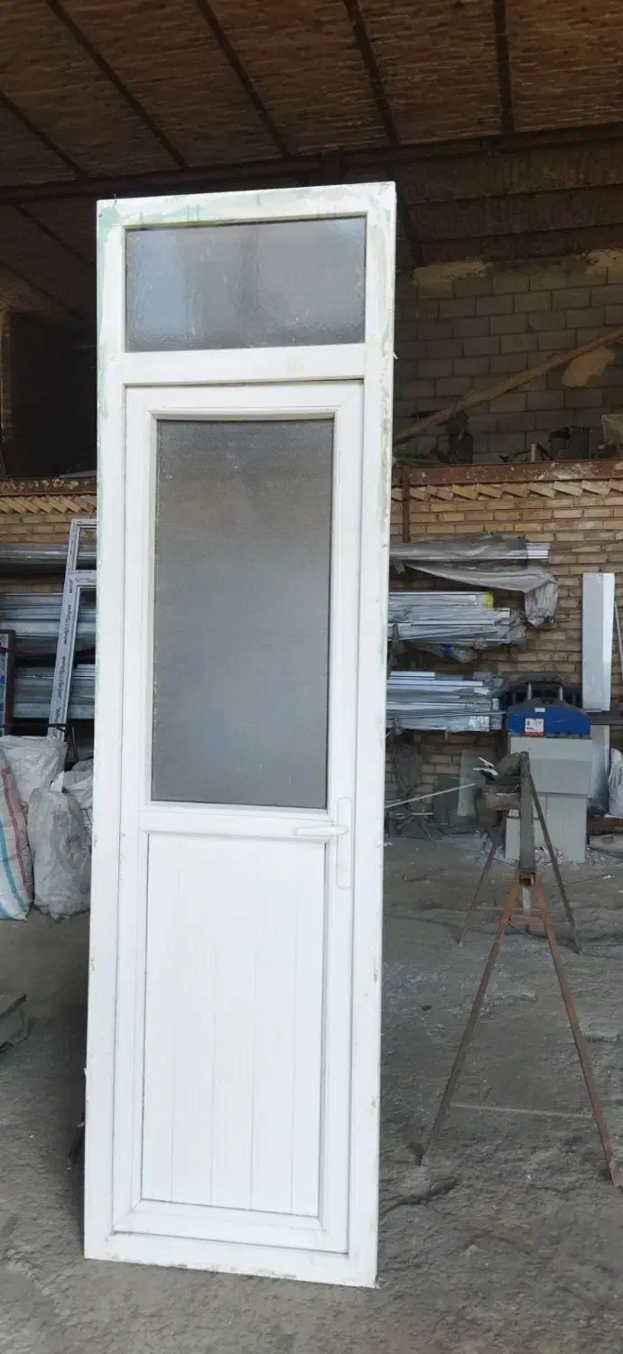 درب سرویس یو پی وی سی|لوازم سرویس بهداشتی|ارومیه, |دیوار