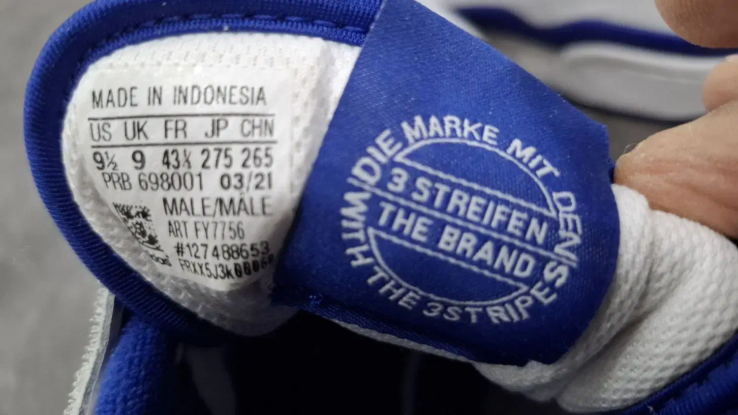 کفش آدیداس اصل نو نو|کیف، کفش، کمربند|شاهین‌شهر, مخابرات (شهید بهشتی)|دیوار