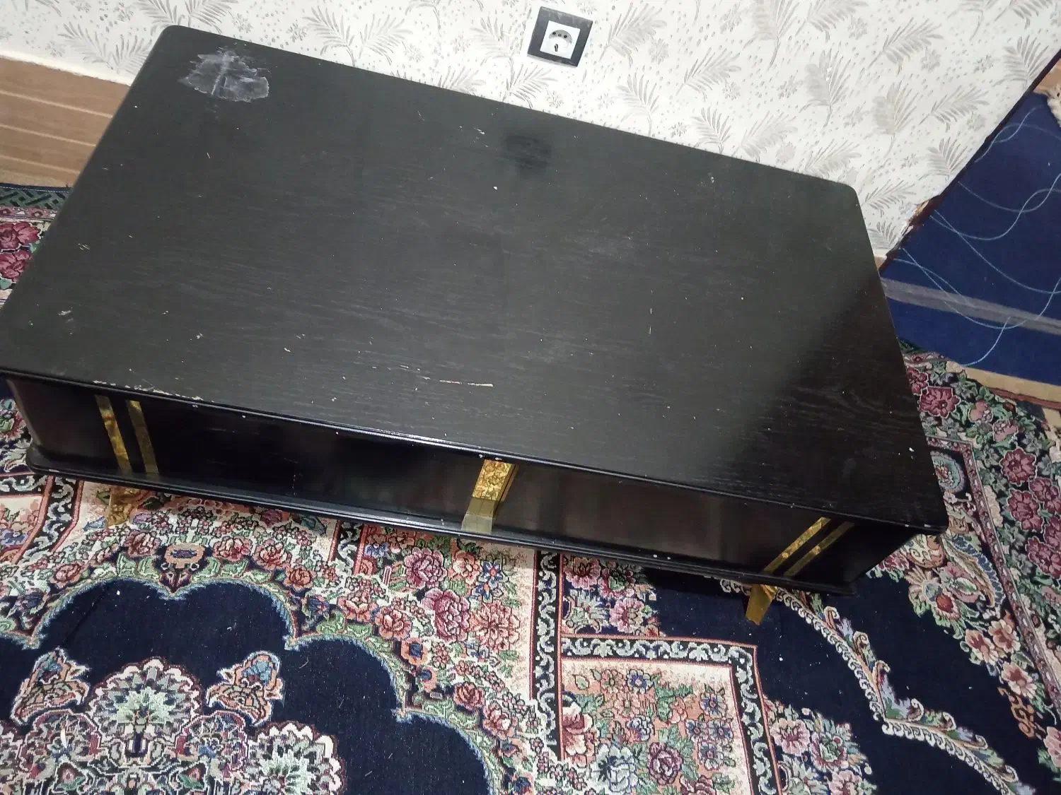 عسلی خوش رنگ|مبلمان خانگی و میز عسلی|شیراز, گلکوب|دیوار