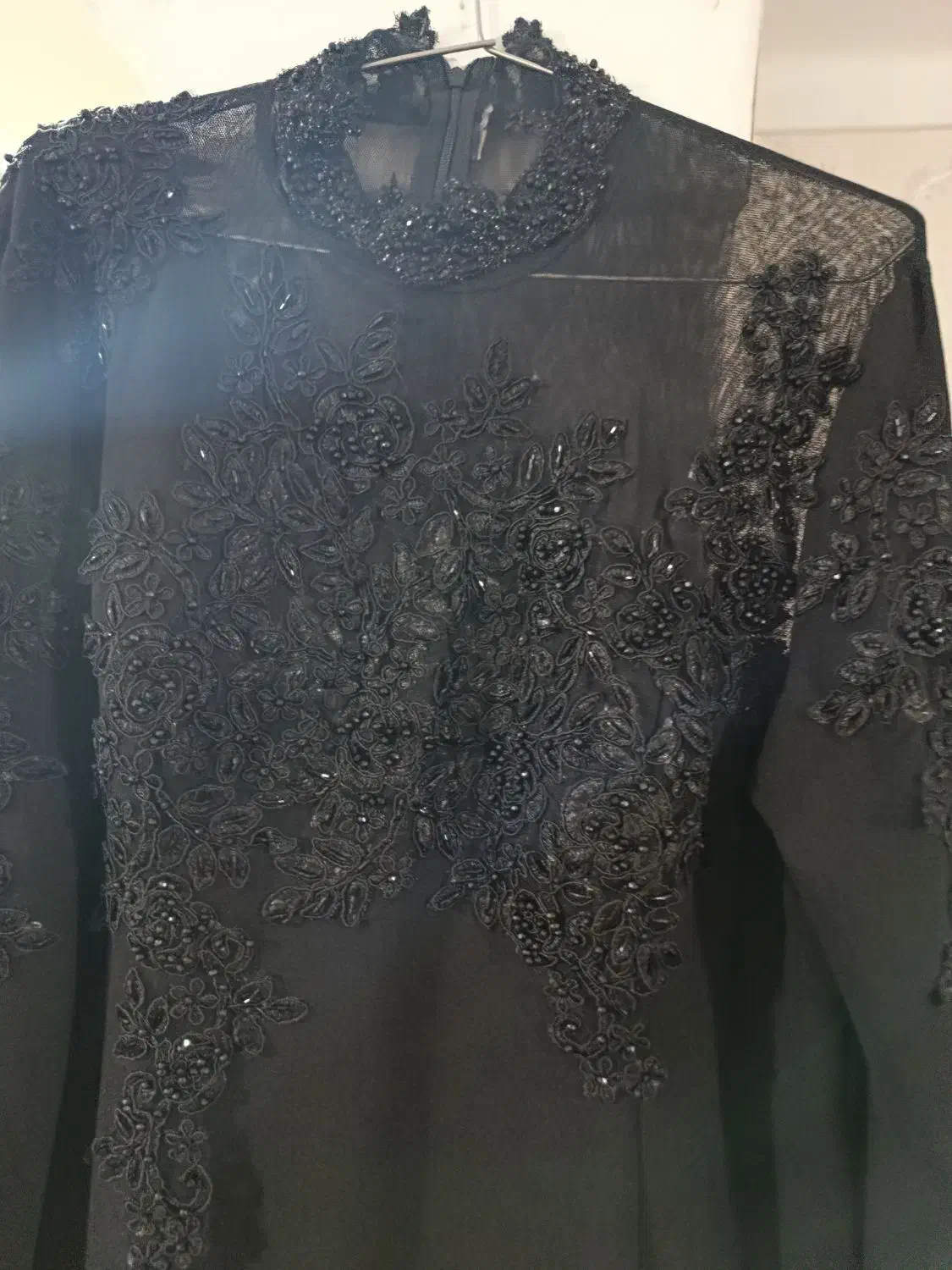 لباس زنانه مجلسی|لباس|قدس, شهر‌قدس|دیوار