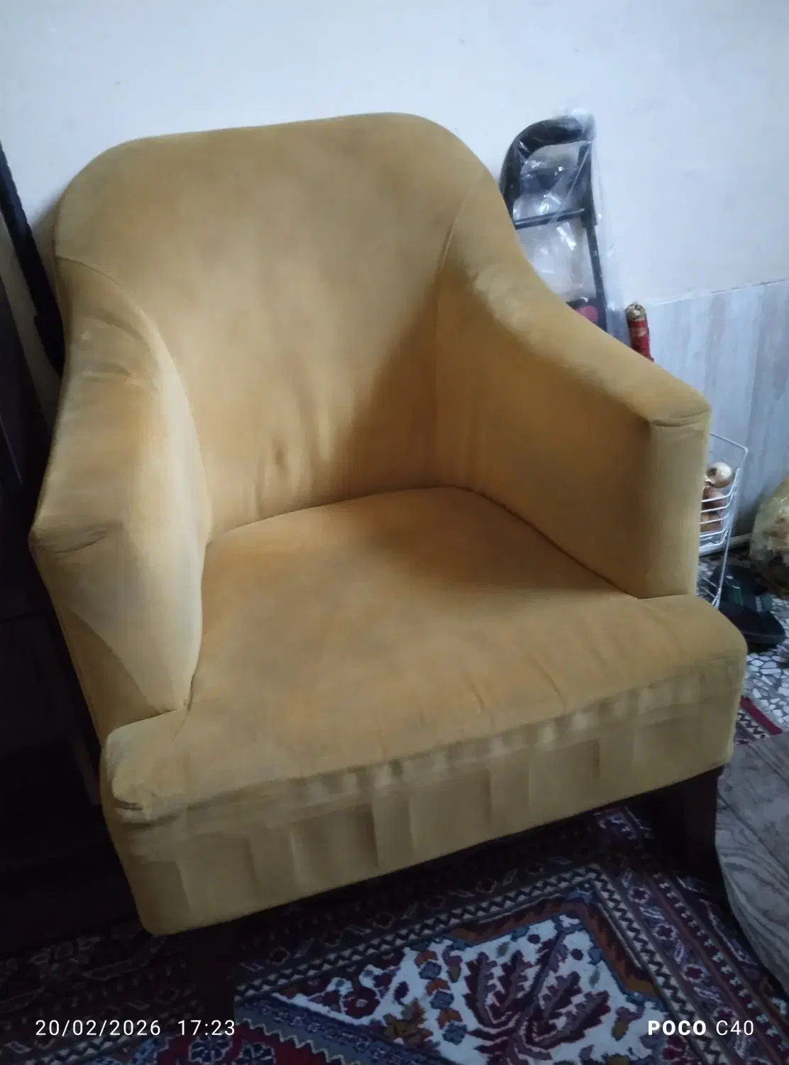 مبل راحتی|مبلمان خانگی و میز عسلی|رشت, لاکان|دیوار