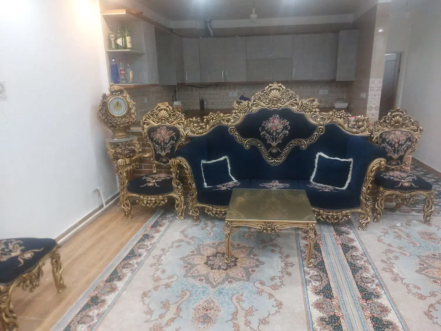 مبل ۹ نفره ساعت میز عسلی سلطنتی پنجه شیری مصری|مبلمان خانگی و میز عسلی|هشتگرد, هشتگرد قدیم|دیوار