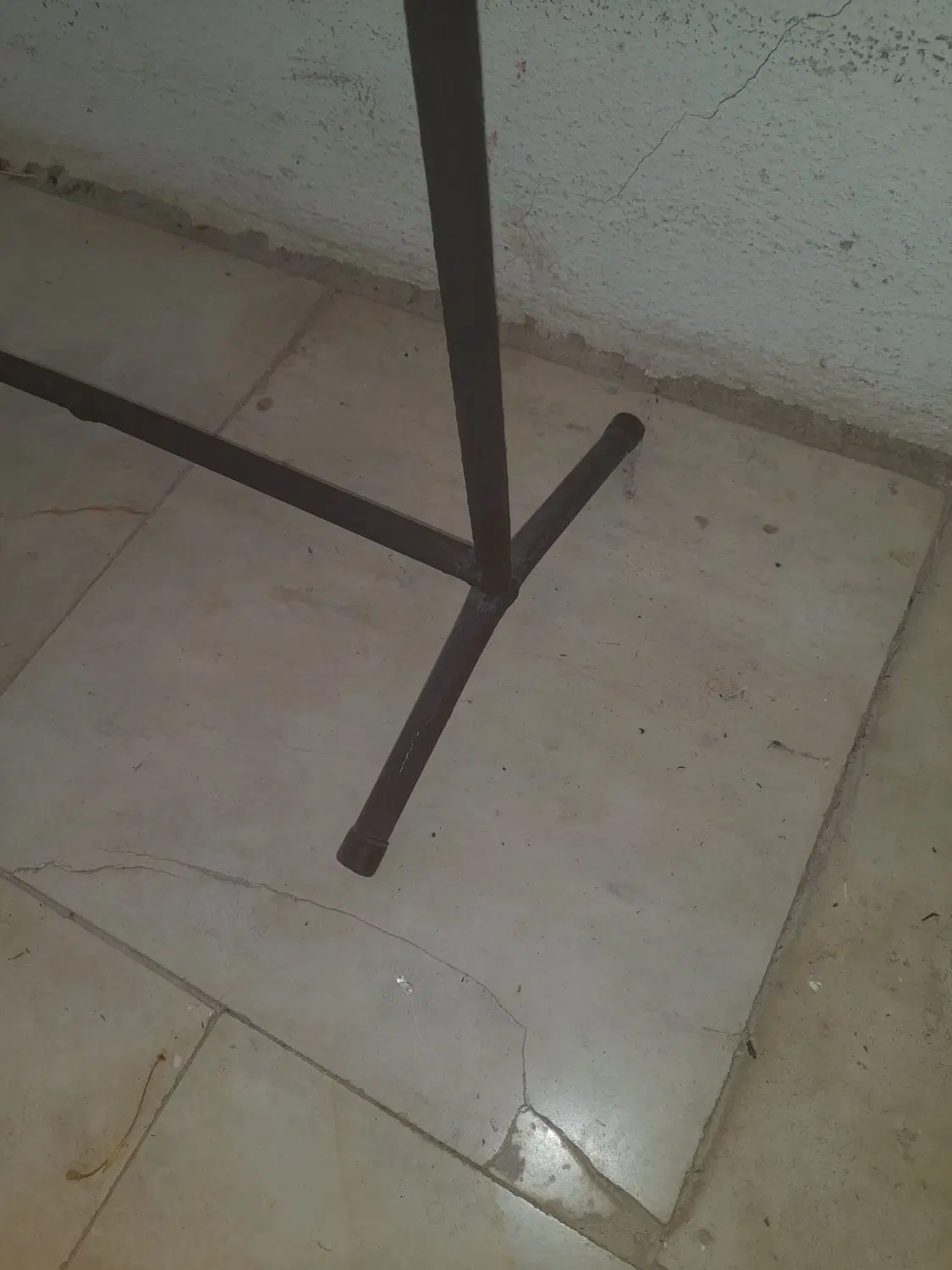 رگال|بندرخت و رخت‌آویز|کرمانشاه, |دیوار