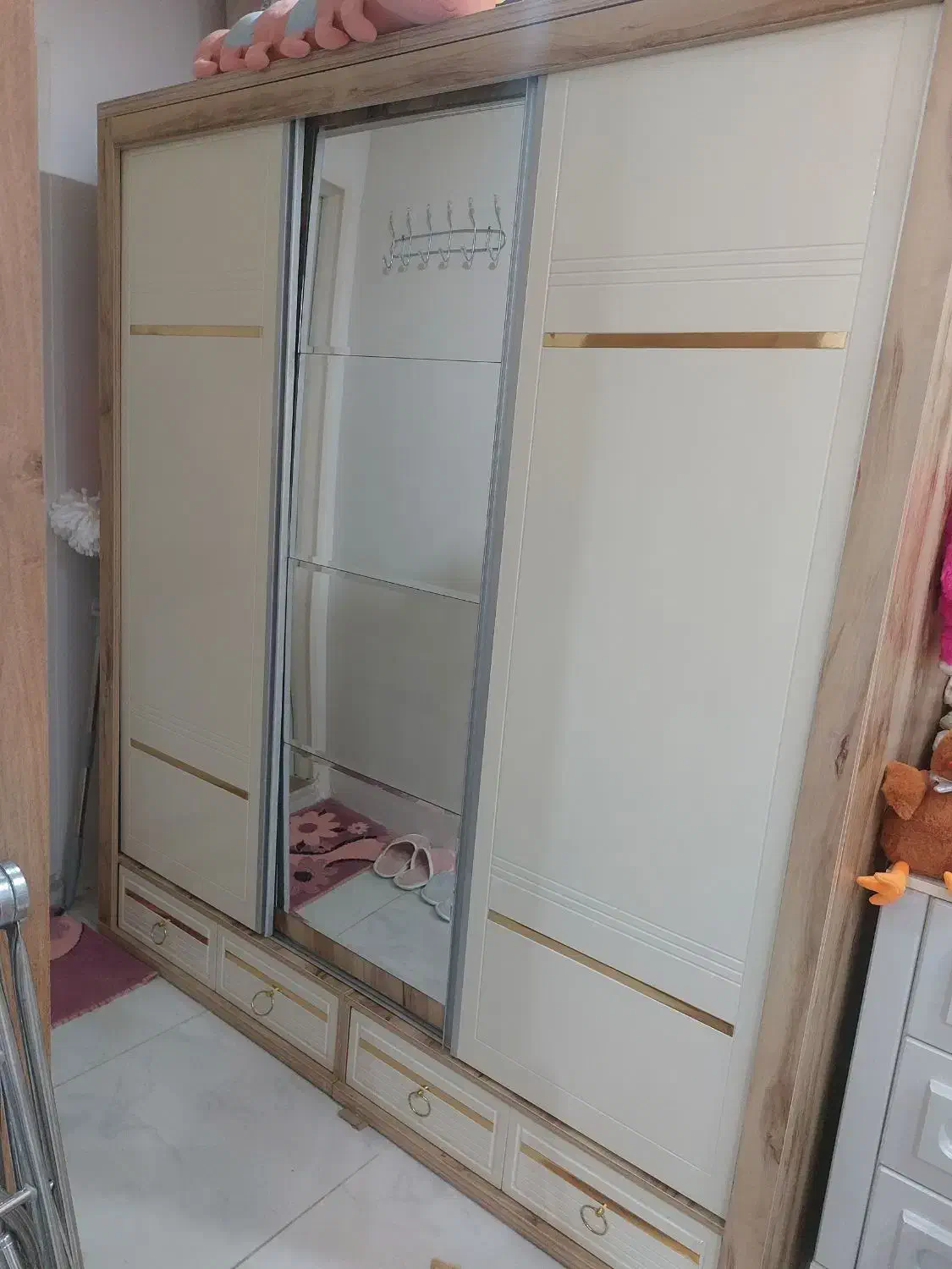 کمد|جاکفشی، کمد، دراور|محمدیه-قزوین, |دیوار