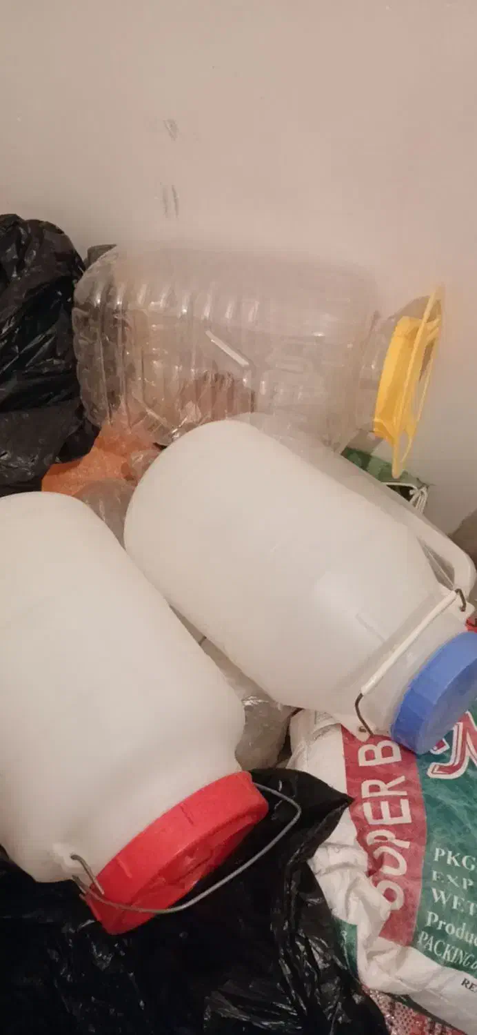 دبه گالن|ظروف نگهدارنده، پلاستیکی، یک‌بارمصرف|پرند, فاز ۶|دیوار