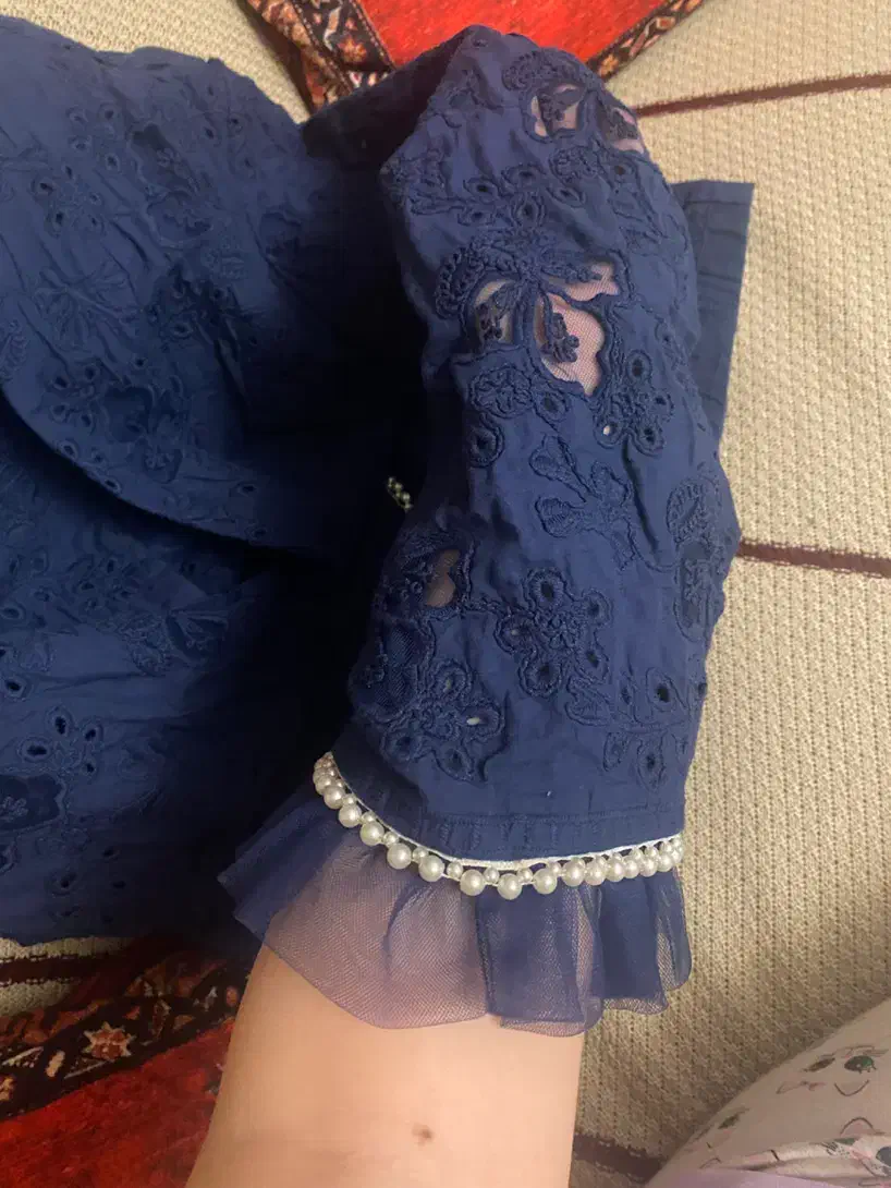 کت مرواریدی|لباس|رشت, گلسار|دیوار