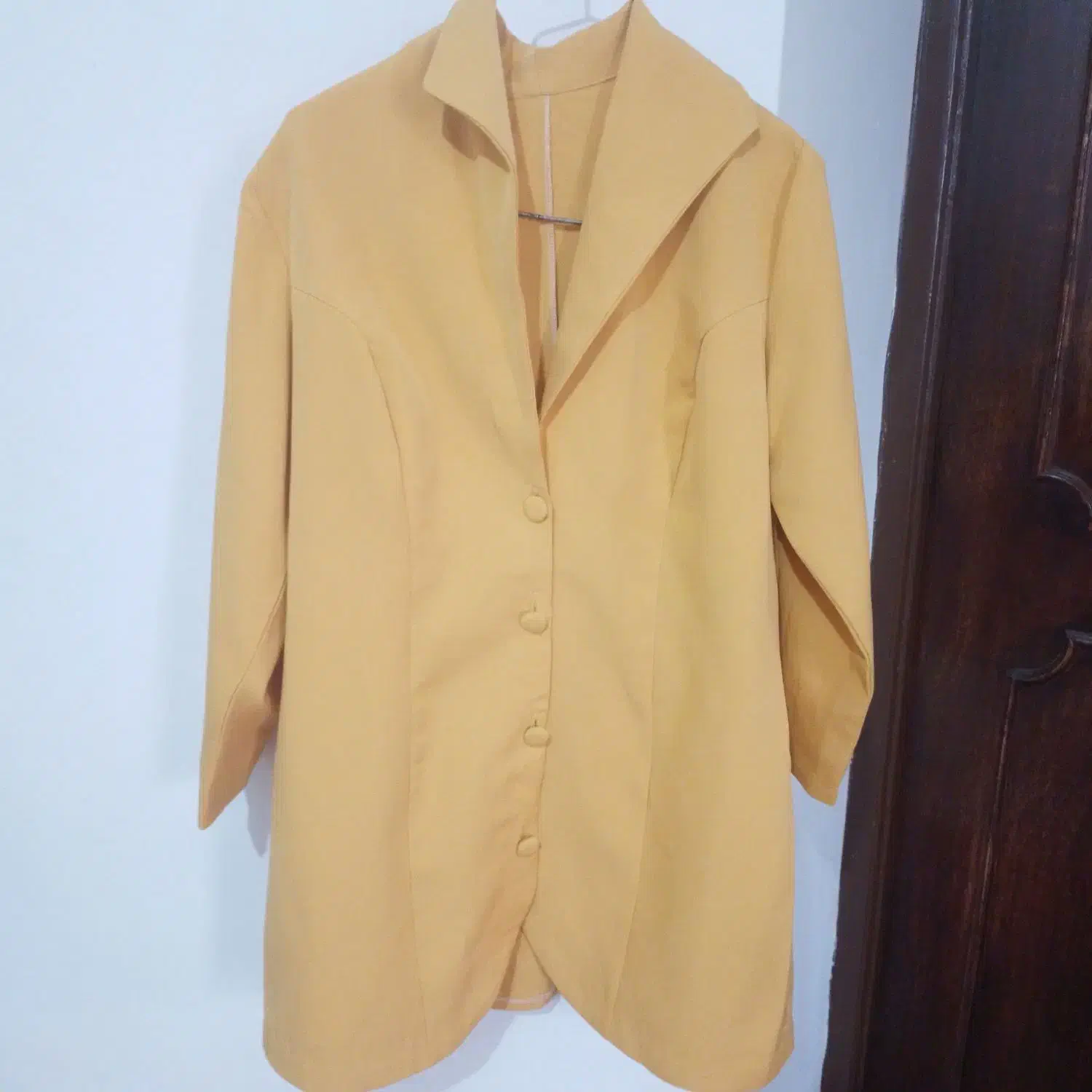 مانتوکتی|لباس|لنگرود, |دیوار