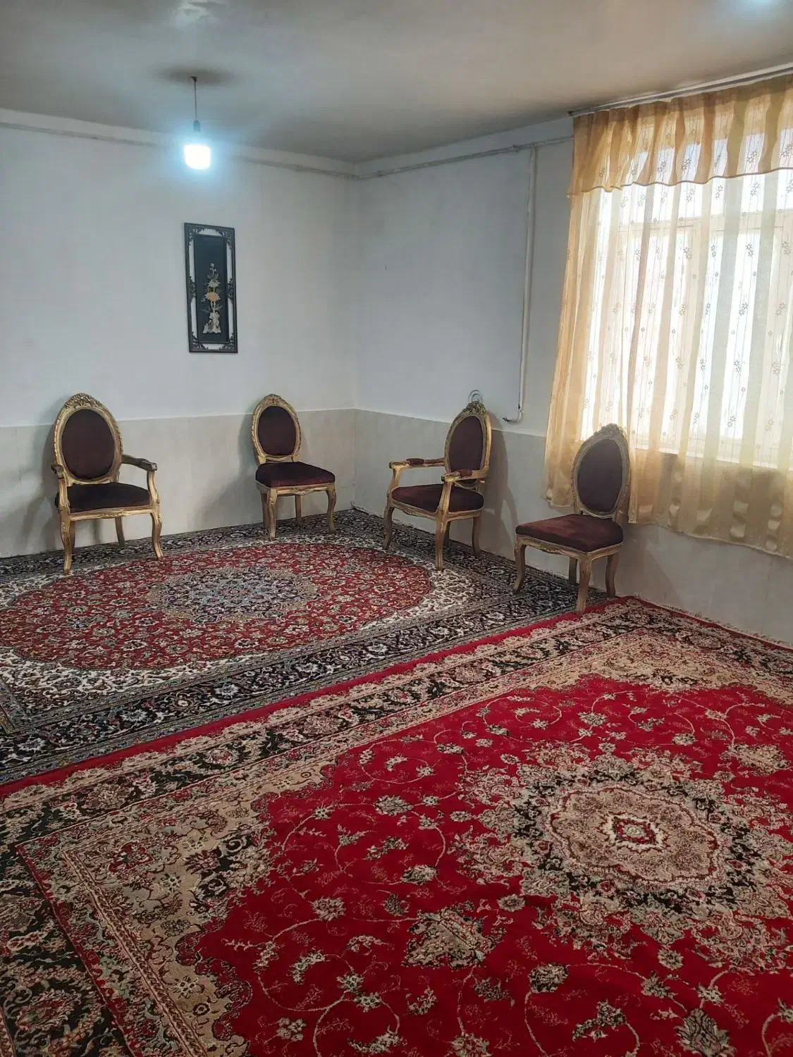 خانه باغ|اجارهٔ کوتاه‌مدت ویلا و باغ|بیستون, |دیوار