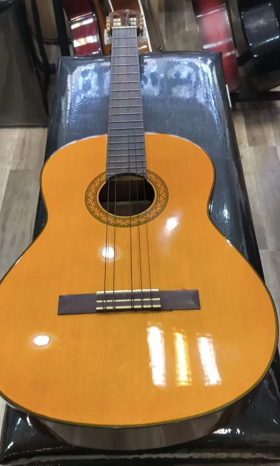 گیتار یاماها C70|گیتار، بیس، امپلیفایر|رشت, گلسار|دیوار