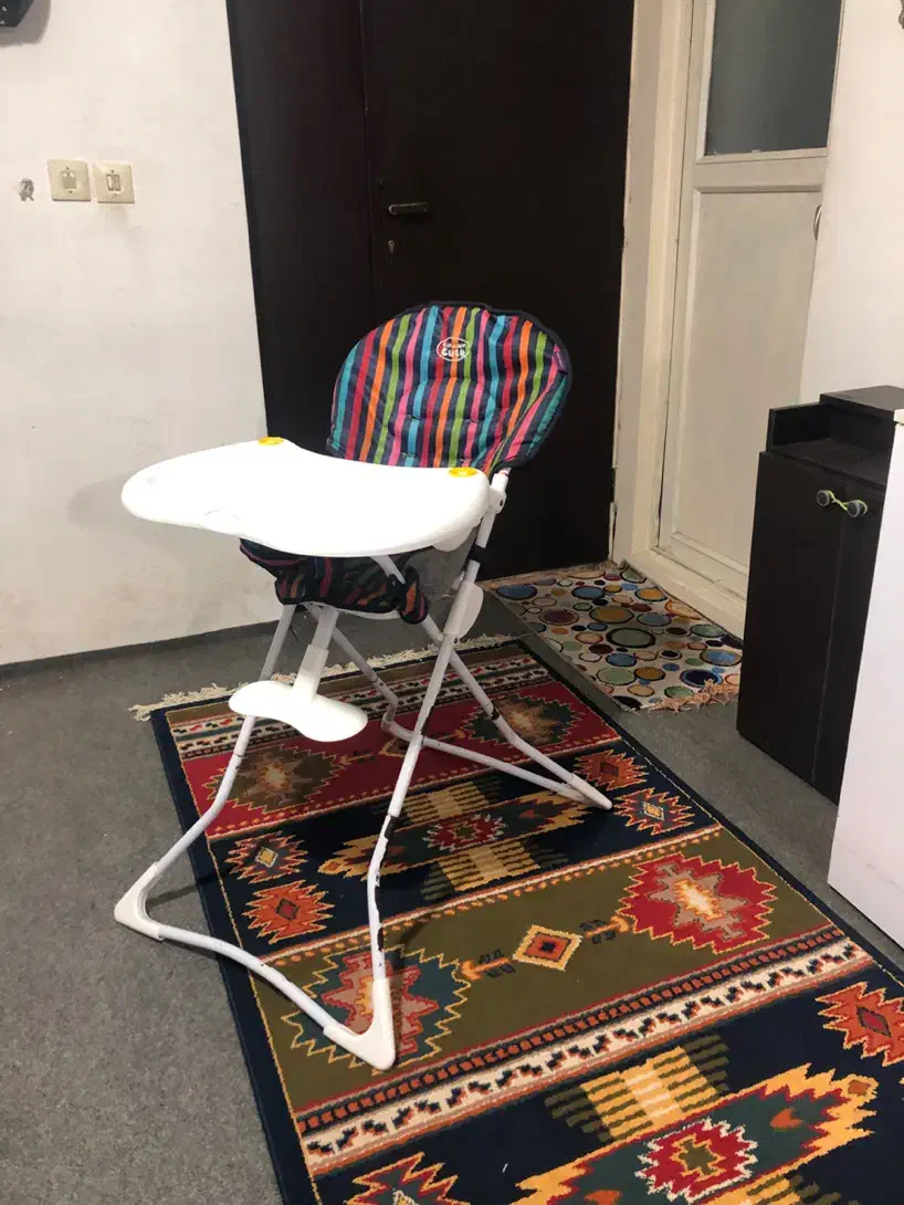 صندلی غذای کودک|تخت و صندلی بچه|قائم‌شهر, |دیوار