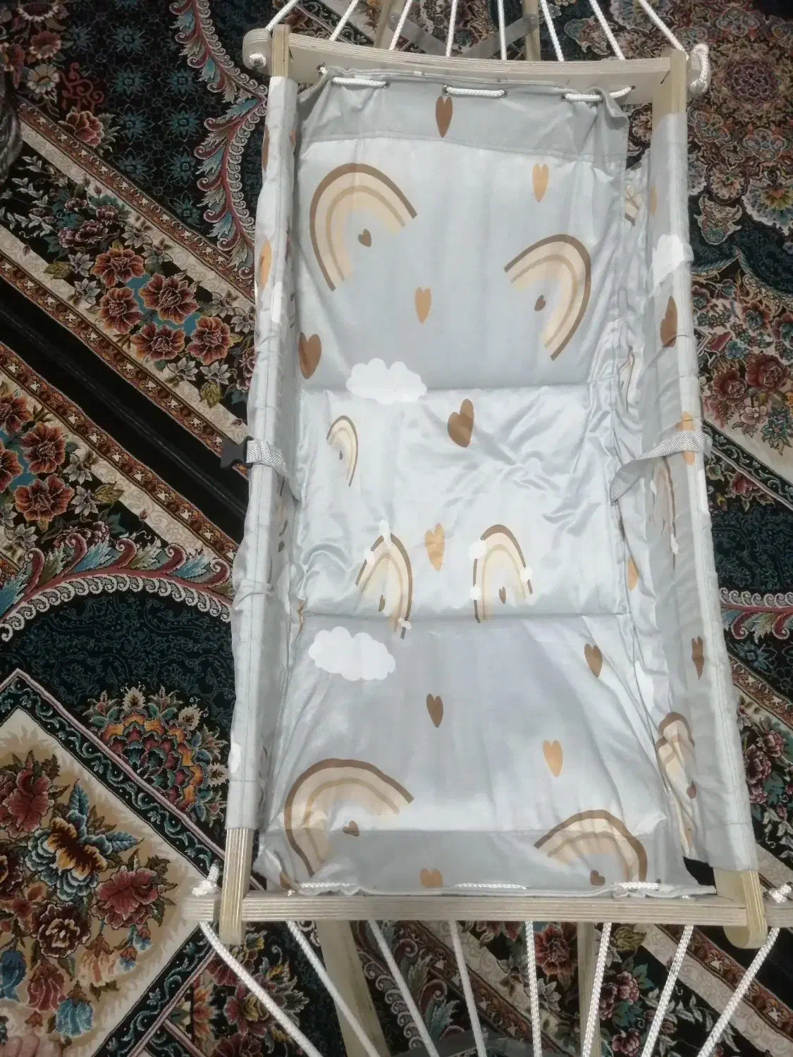 گهواره نوزاد|تخت و صندلی بچه|قزوین, |دیوار