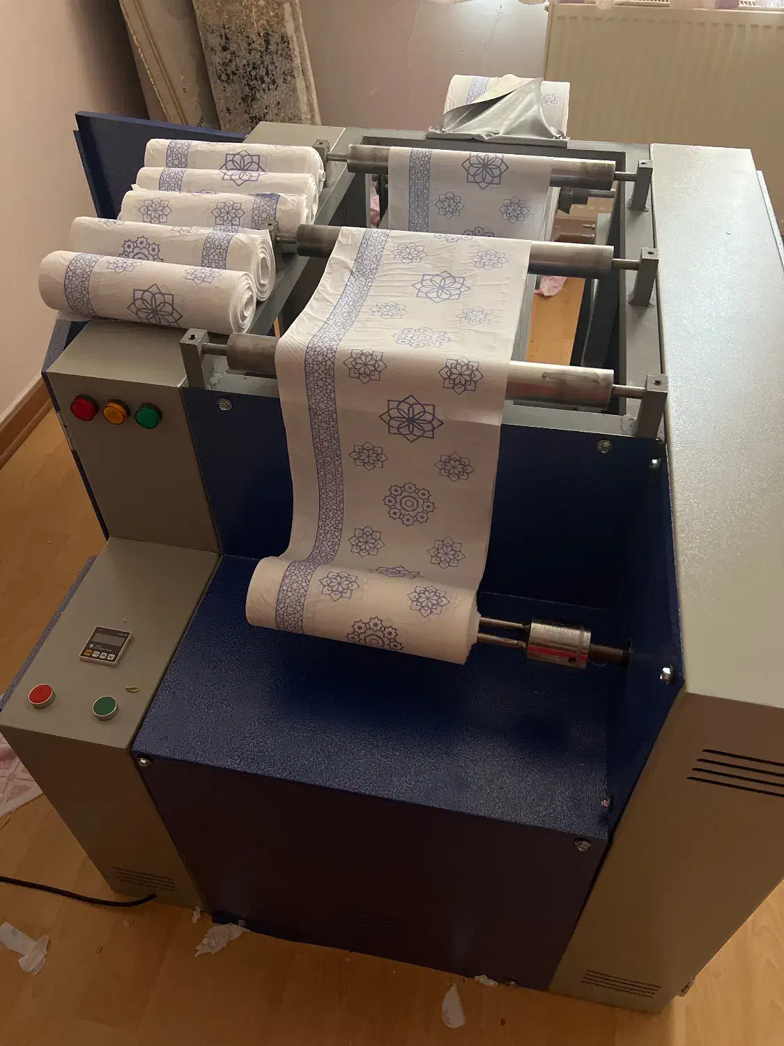 دستگاه رول کن سفره یکبار مصرف سه کاره|ماشین‌آلات صنعتی|ابهر, |دیوار