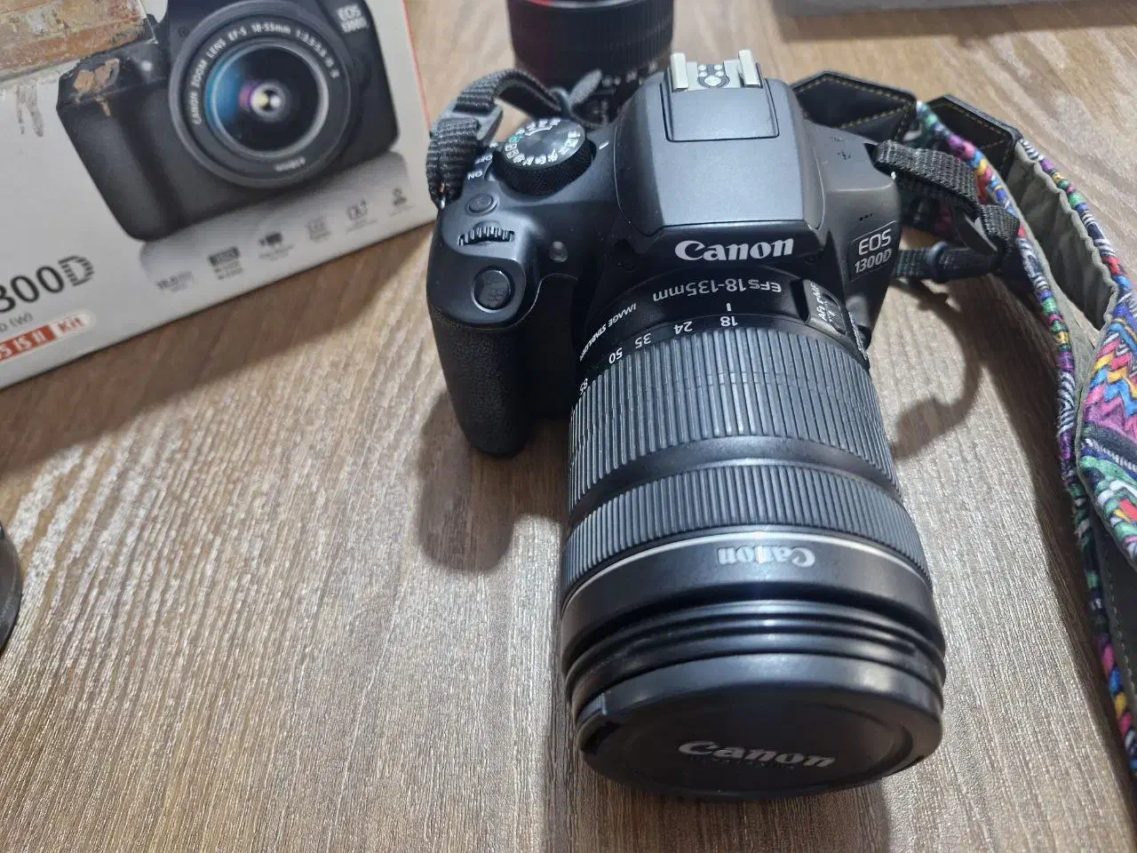 دوربین کنون 1300d همراه لنز 18-135|دوربین عکاسی و فیلم‌برداری|پاکدشت, پارچین|دیوار