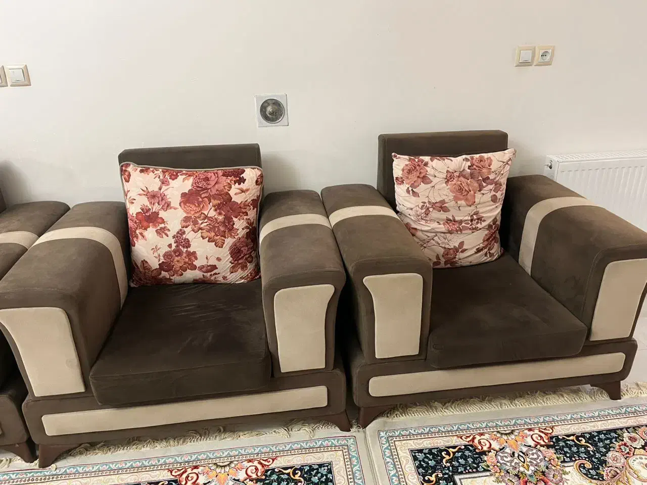 مبل ۸نفره درحد نو|مبلمان خانگی و میز عسلی|مرودشت, فاز دوم شهرک فرهنگیان|دیوار