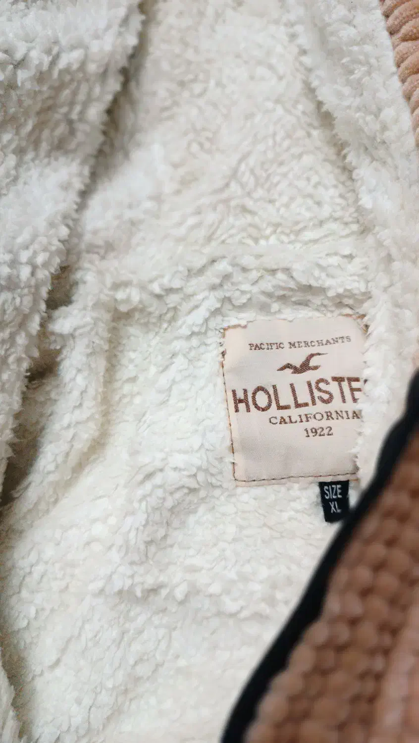 کاپشن نو‌|لباس|قشم, |دیوار