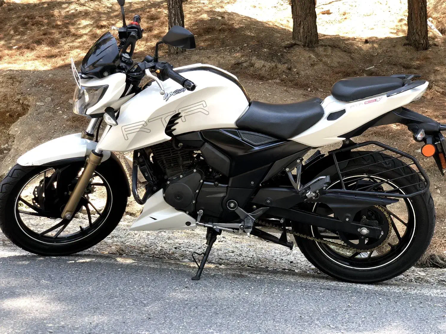 آپاچی 200 سفید فوقالعاده تمیز|موتورسیکلت|تهران, تهرانپارس شرقی|دیوار