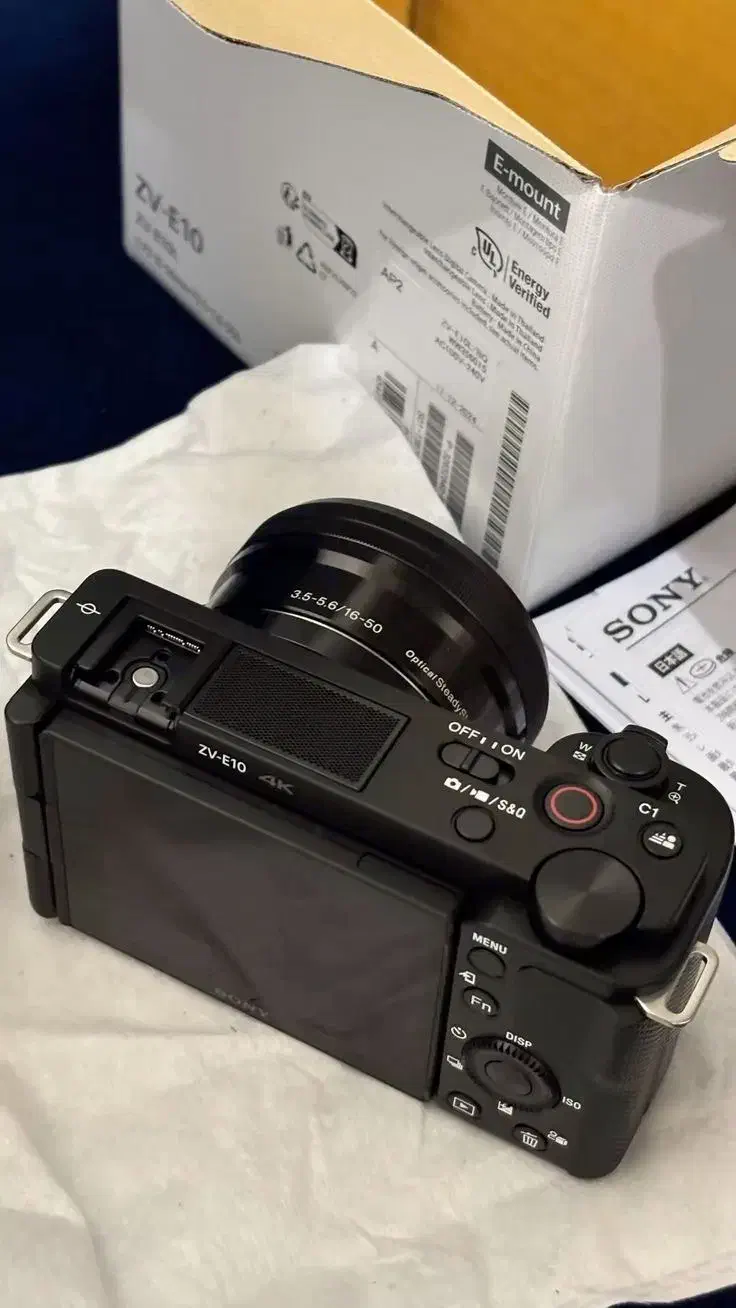 دوربین Sony ZV-E10|دوربین عکاسی و فیلم‌برداری|ساری, |دیوار