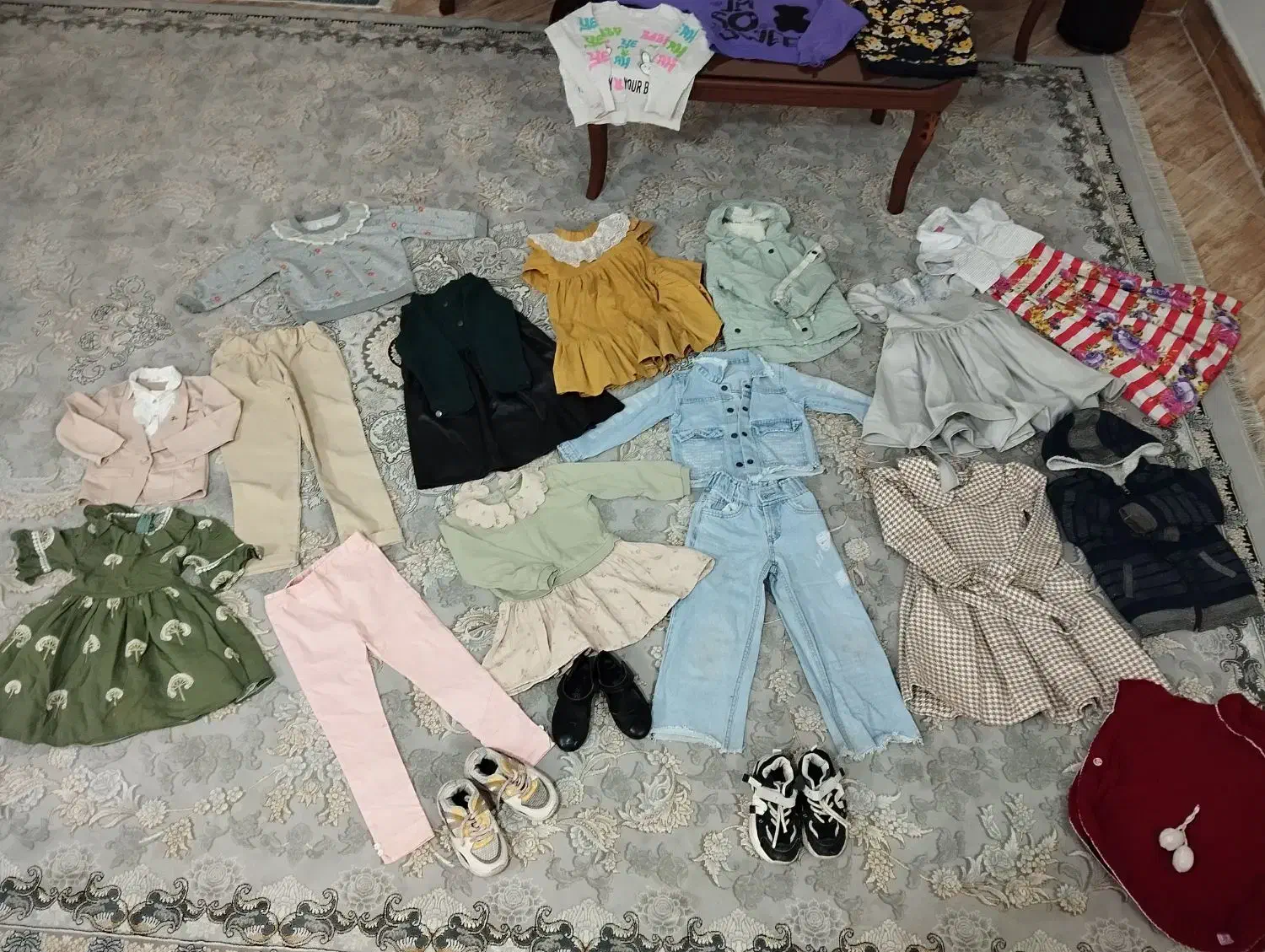 همه کاملآ سالم وشیک|کفش و لباس بچه|مشهد, ثامن|دیوار