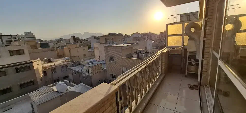 ۱۱۲متر آپارتمان/۲خ/خ بزرگمهر/سه طرف نور سنددار فول|فروش آپارتمان|اصفهان, گلزار|دیوار