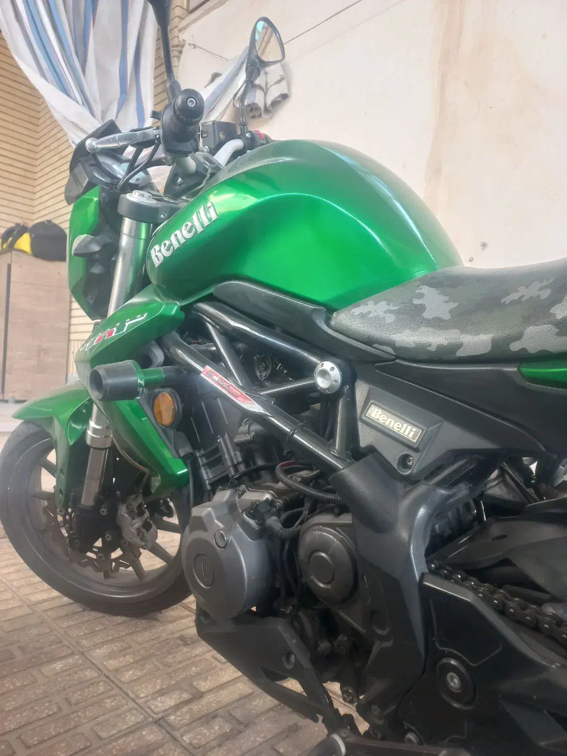 بنلی۳۰۰ جفت سیلندر مدل۹۶|موتورسیکلت|کاشان, شهرک ۲۲ بهمن|دیوار