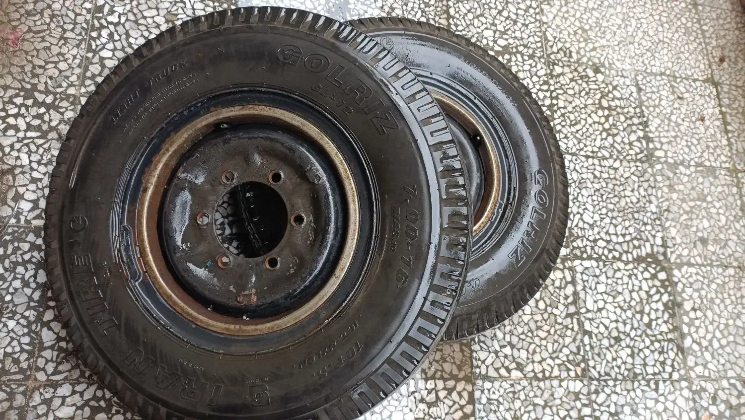 رینگ و لاستیک جلو ۷۰۰ ـ۱۶ نیسان|قطعات یدکی و لوازم جانبی|رشت, شهرک شهید رجایی|دیوار