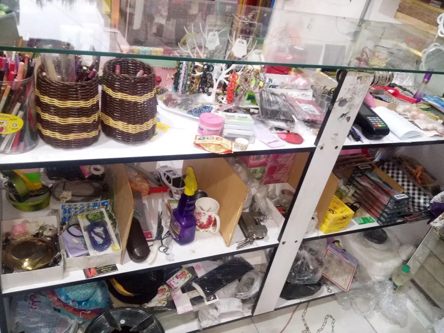 ویترین مغازه و ارایشگاه|فروشگاه و مغازه|شیراز, مسلم|دیوار