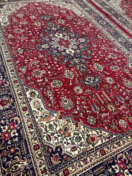 جفت آذر شهر تبریز|فرش|تهران, مرزداران|دیوار
