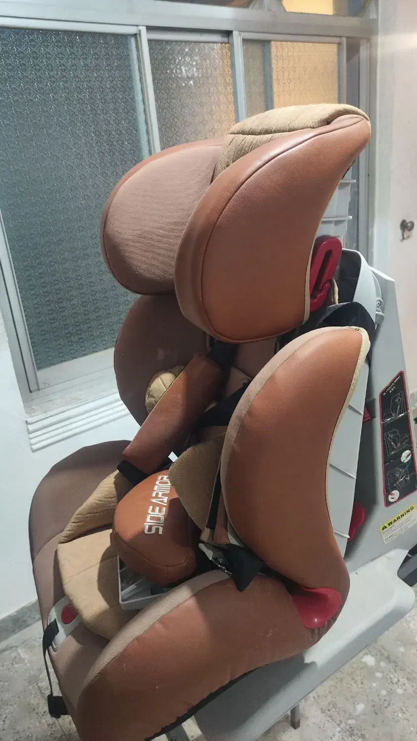 صندلی کودک خارجی چیپولینو مخصوص ماشین در حد نو|تخت و صندلی بچه|رشت, نظری|دیوار