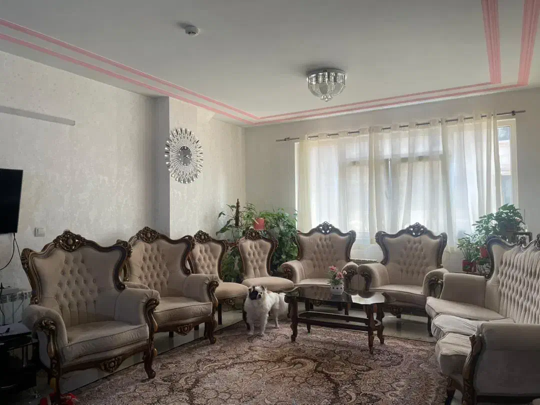 دو دست مبلمان|مبلمان خانگی و میز عسلی|شیراز, محمدیه|دیوار