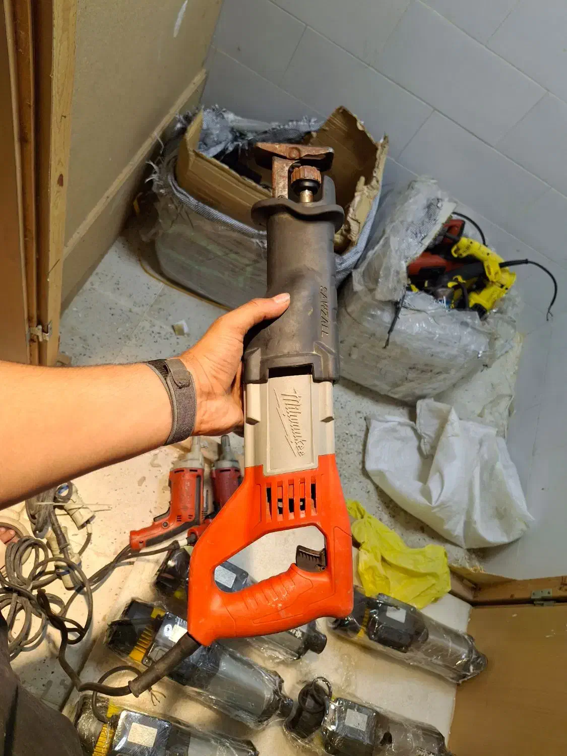 اره افقی بر آمریکایی اصل استوک دریل مینی فرز|ماشینآلات صنعتی|ریگ, |دیوار