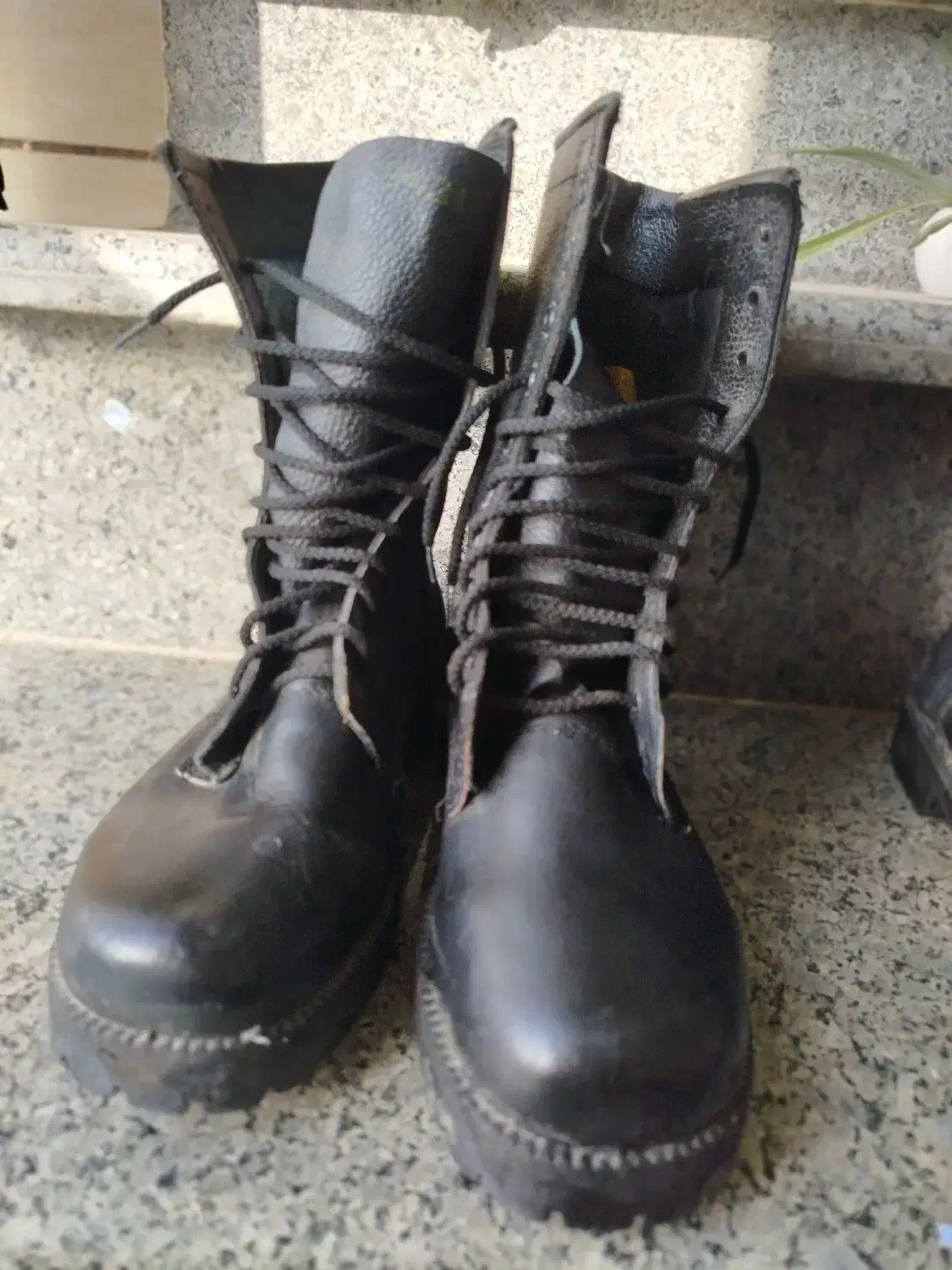 پوتین|کیف، کفش، کمربند|گنبد کاووس, |دیوار