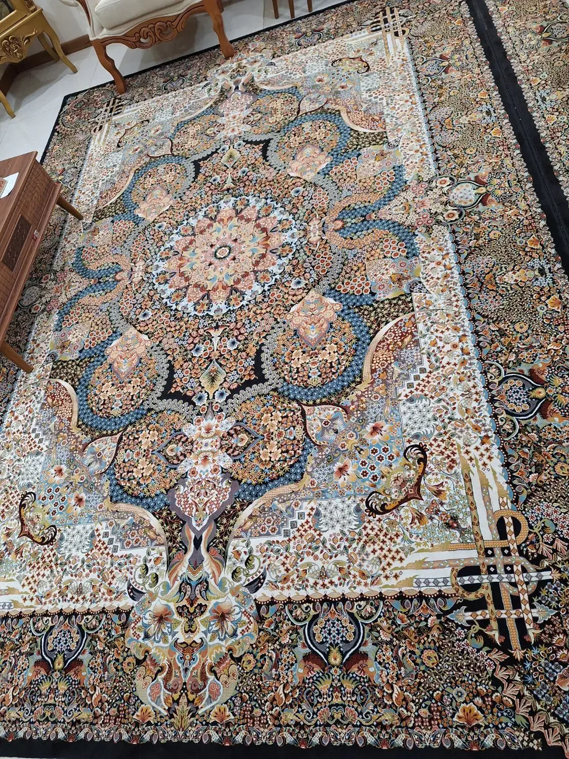 فرش ۹ متری ۱۰۰۰شانه ابریشم کارشده|فرش|رشت, چله خانه|دیوار