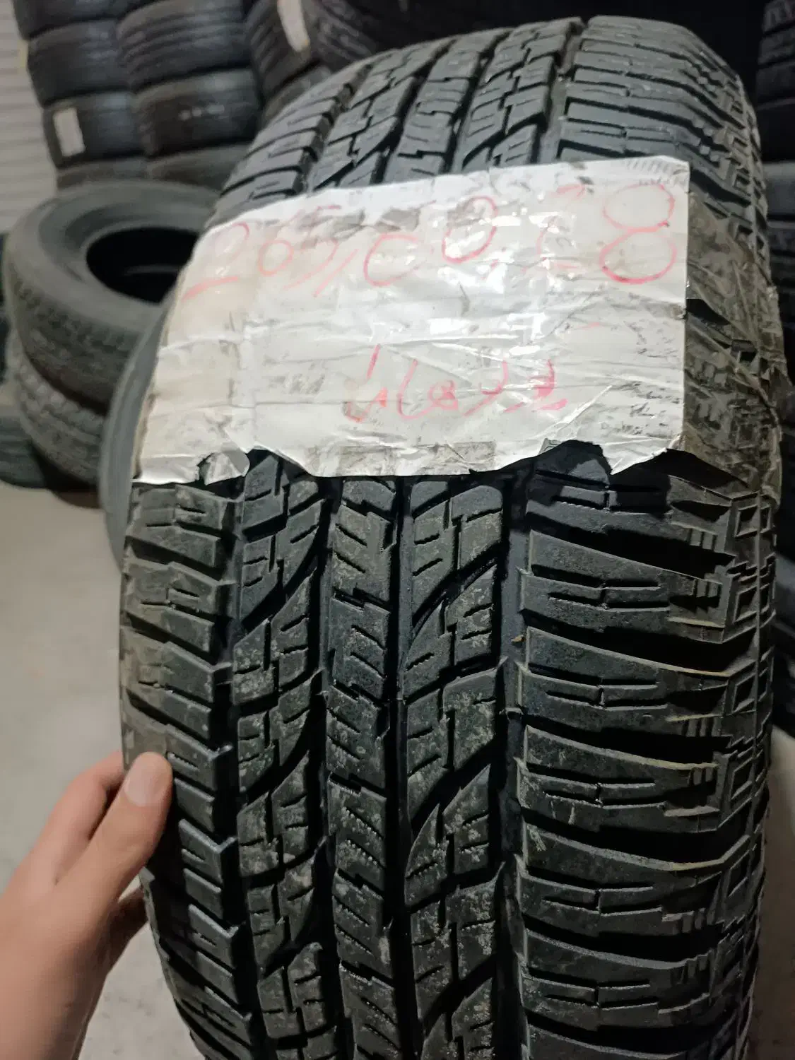 265/60/18 لاستیک kmc t8 فوتون کلوت هایلوکس|قطعات یدکی و لوازم جانبی|اراک, |دیوار