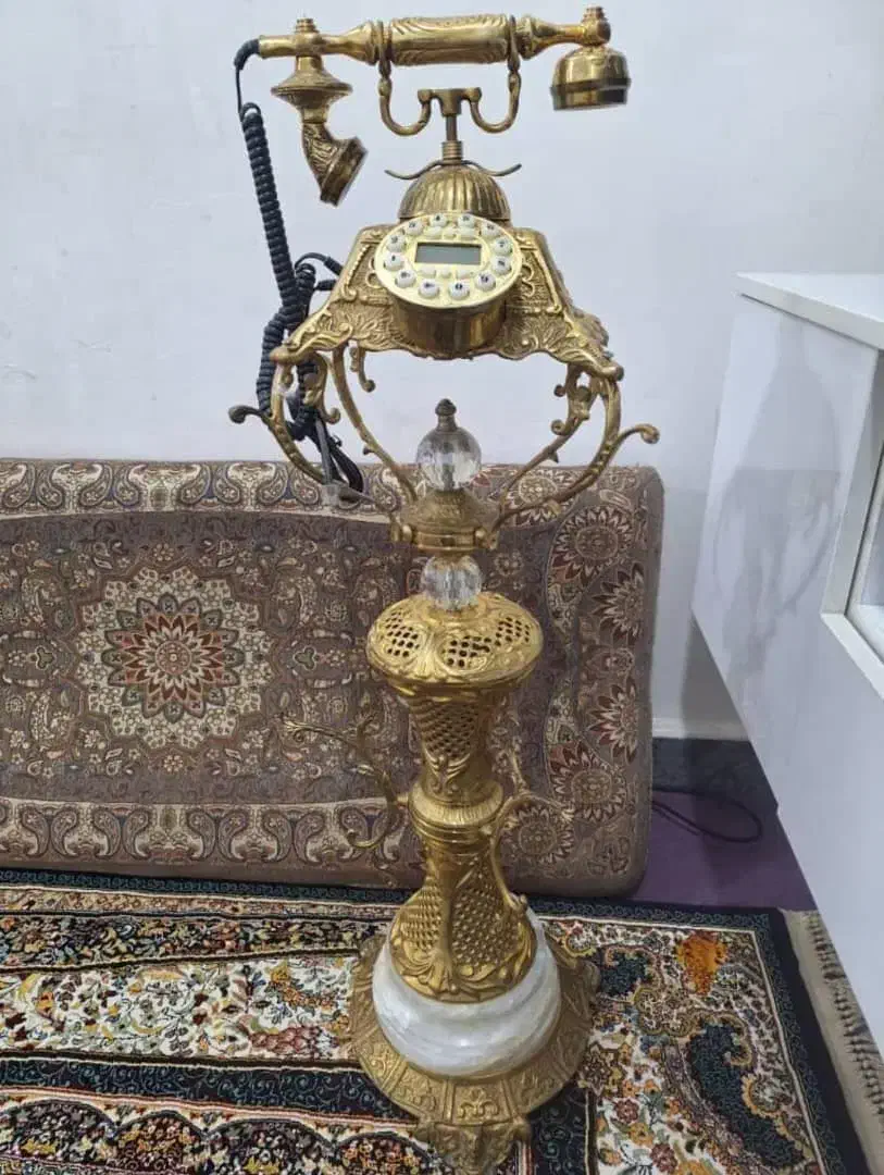 تلفن برنجی وبرنزی پایه دار وپایه سنگی|تلفن رومیزی|بندر امام خمینی, |دیوار