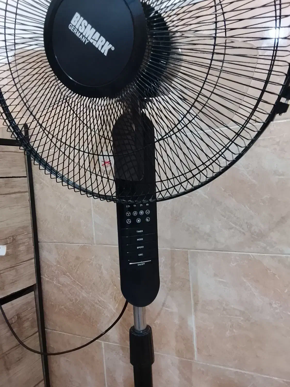 پنکه ایستاده مدل بیسمارک|پنکه و تصفیهکنندهٔ هوا|بندرعباس, |دیوار