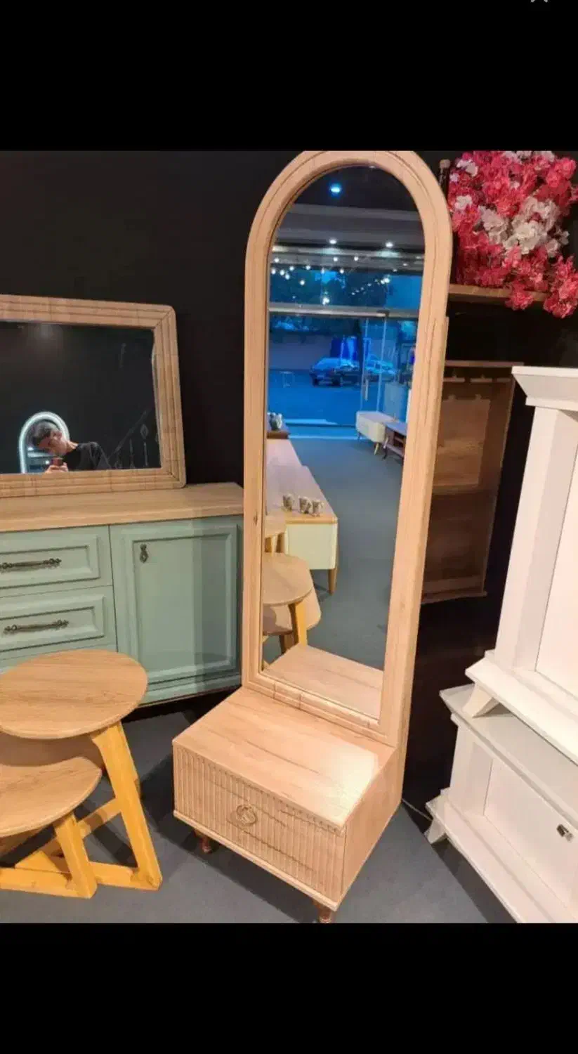 آینه قدی بلند بسیار زیبا و شیک|آینه|چهاردانگه (تهران), |دیوار