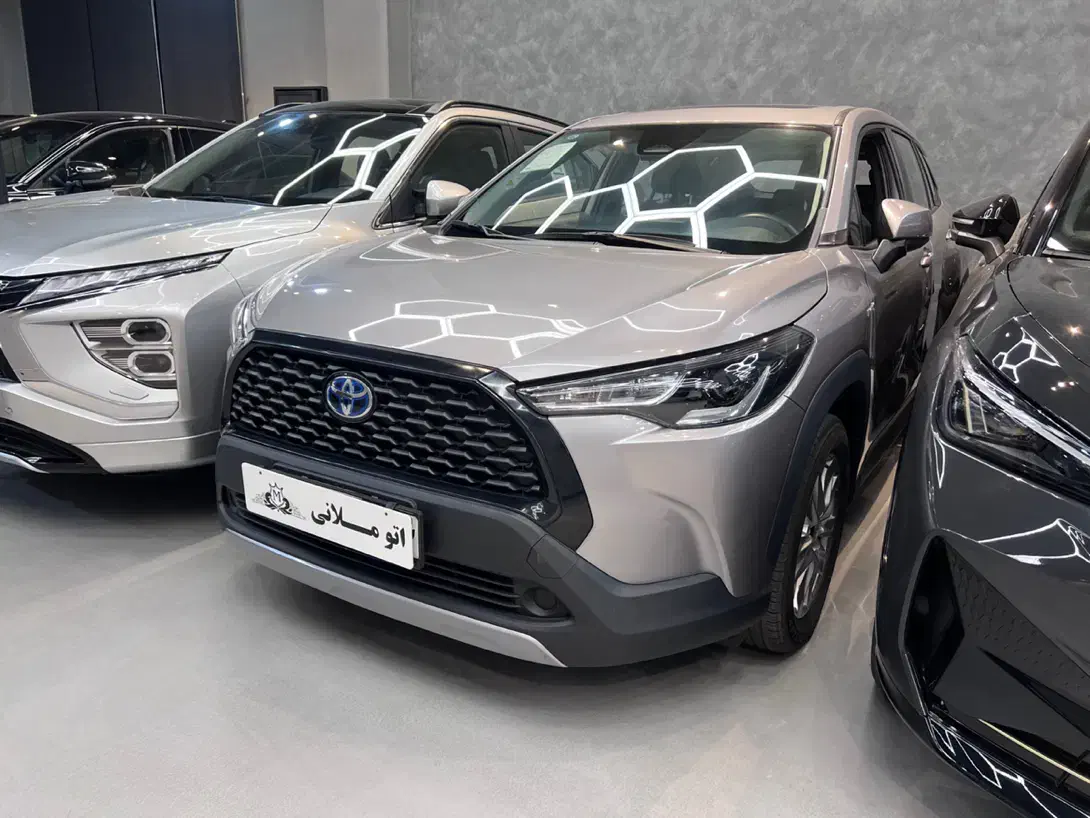 تویوتا کرولا کراس ۲۰۲۴ هیبرید|خودرو سواری و وانت|تهران, قلهک|دیوار